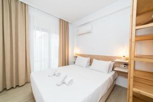 Summer Pearl Paralia Ofrinio