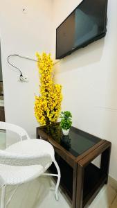 Cozy Studio Private Balcony Near Airport GT & WTP