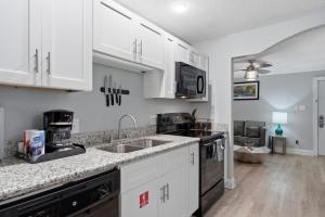 Elegant 1BR w Pool & Hot Tub on Frenchmen St