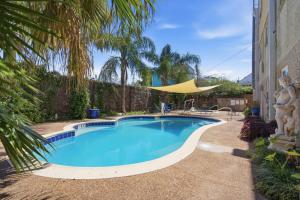 Elegant 1BR w Pool & Hot Tub on Frenchmen St