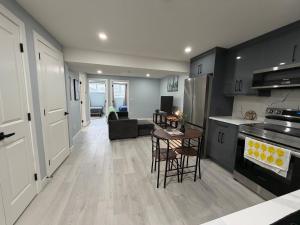 Entire 2BR Suite 12 min to Airport