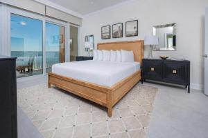 Phoenix Gulf Towers 2104