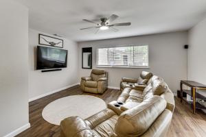 Private Yard w Grill & Fire Pit! Mansfield Escape