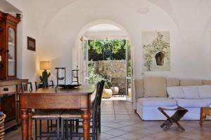 Luxury Villa Zaffiro - Pool, Garden and Sea View