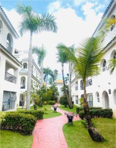 Lovely first floor condo walkable from the beach