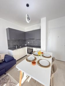 Hannah Mare Apartment by Tok