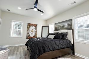 Spacious 5BR Home Sleeps 12 Pet Friendly