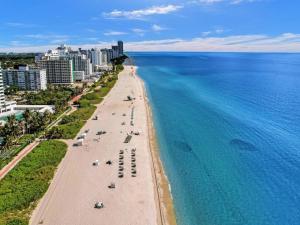 Beautiful Beach Condo Beach Service 1020
