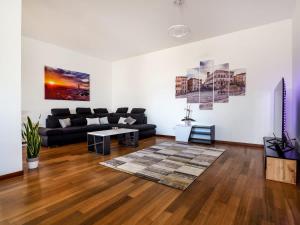 Rosa Bianca - 5 minuti dal Centro con Giardino e Parcheggio Privato