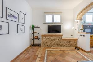 Ground Floor with Private Patio in the Motor Valley