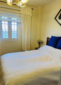 Marina View Apartment - Sleeps 4 - GRO01
