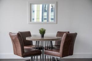 Perfect London Home 2BR 2BA Apt Canary Wharf