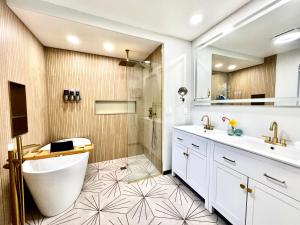 The Spruce Cape Suite