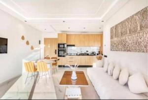 Appartement avec grande terrasse Chic et Moderne en plein centre ville