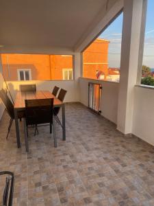 Apartman Arijana s pogledom na more za 6 osoba