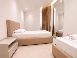 Arons Apartment 610