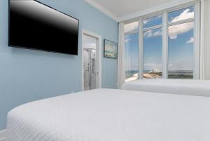 Phoenix Gulf Towers 2501