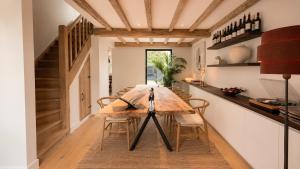 The Knokke Golf Villa - 4 Bedroom residence with garden & hot tub & golf cart