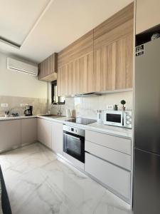 Golden Sunset & Sea View Apartment