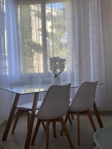 Apartment by the sea Golem Beach