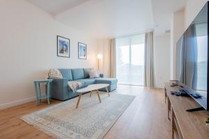 Coastal Stylish - Rooftop Pool - Close to beach