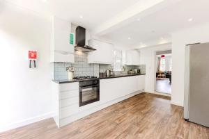 West Ealing House by 3X Stays
