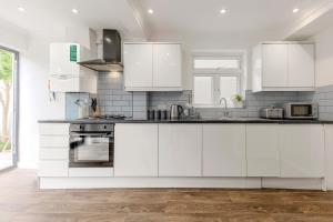 West Ealing House by 3X Stays