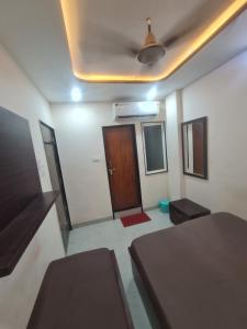 Lakhdatar Hotel and Restaurant