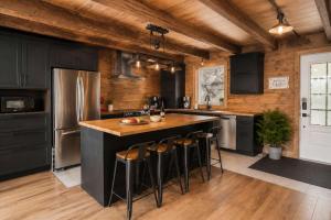 Spa Pool Table & Nature - Les Bons Vivants