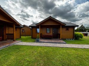 VILLA AURELIA Pokoje i Domki w Mielenku - blisko plaży