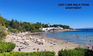 Large 3BR apartment in the center sand beach 5BD