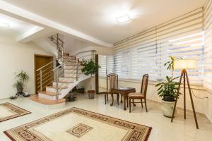 Nuhi Residence