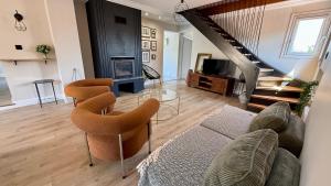 Bastia - Very spacious 130m2 Villa Top Apartment with Garden, 2 AC Bedrooms, Near Port, City Center, and Beaches in Bastia"