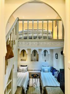 Riad Tazzori - Authentic Medina Stay with Rooftop Terrace & Breakfast