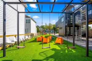 Cloud 9 Super - Luxe at East Downtown