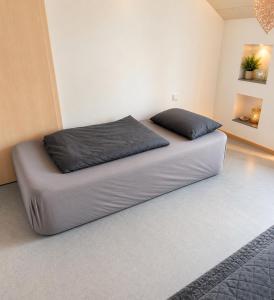 Schöne helle Dachwohnung in Hohenfurch für 2-4