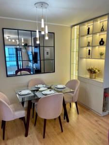 Modern 2BR Apartment with Terrace near San Isidro