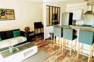 2-bedroom apartment near the beach