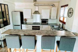 2-bedroom apartment near the beach