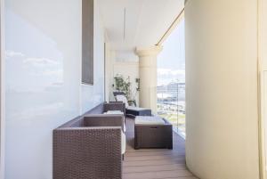 Crescent Luxury Retreat - Seafront Apartment Scala E