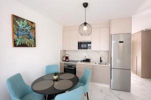 Sunset Apartment 4