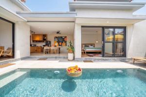 Lekatika - Spacious Pool Villa Close to Local Hotspots