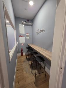 Almirane Reis - Room 3
