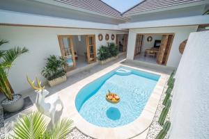 Mirragold Villa - Quiet Pool Oasis with Spacious Patio&Private Parking