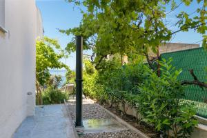 Apartments by the sea Podstrana, Split - 15963