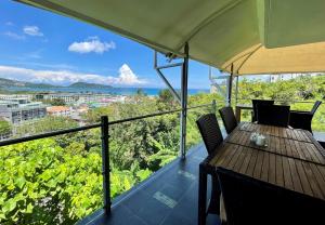 Andaman Hills - panoramic sea view house with maid