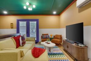 STILL - ColorBLOCK, Tub, Lake, Sauna, GameRoom, BigDeck, EV