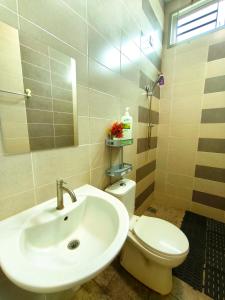 Tuah Homestay Fully Aircond Wifi Netflix M0slim Only