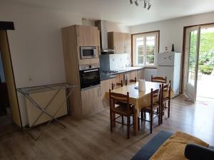 Maison rurale pour 6 pers. avec piscine partagée et animaux accueillis à Capy - FR-1-616-396