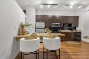 Luxury Buckhead loft close to shopping & dining